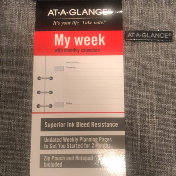 Brand new At a Glance Undated weekly monthly planner - Picture 3 of 9